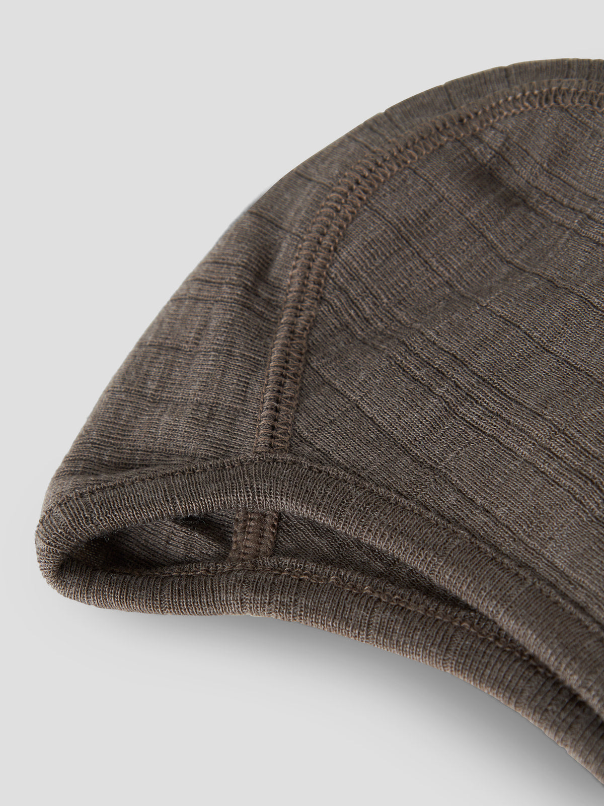 Babymössa i 100% merinoull med knytband – MorelNBMWANG WOOL NEEDLE HAT - Morel