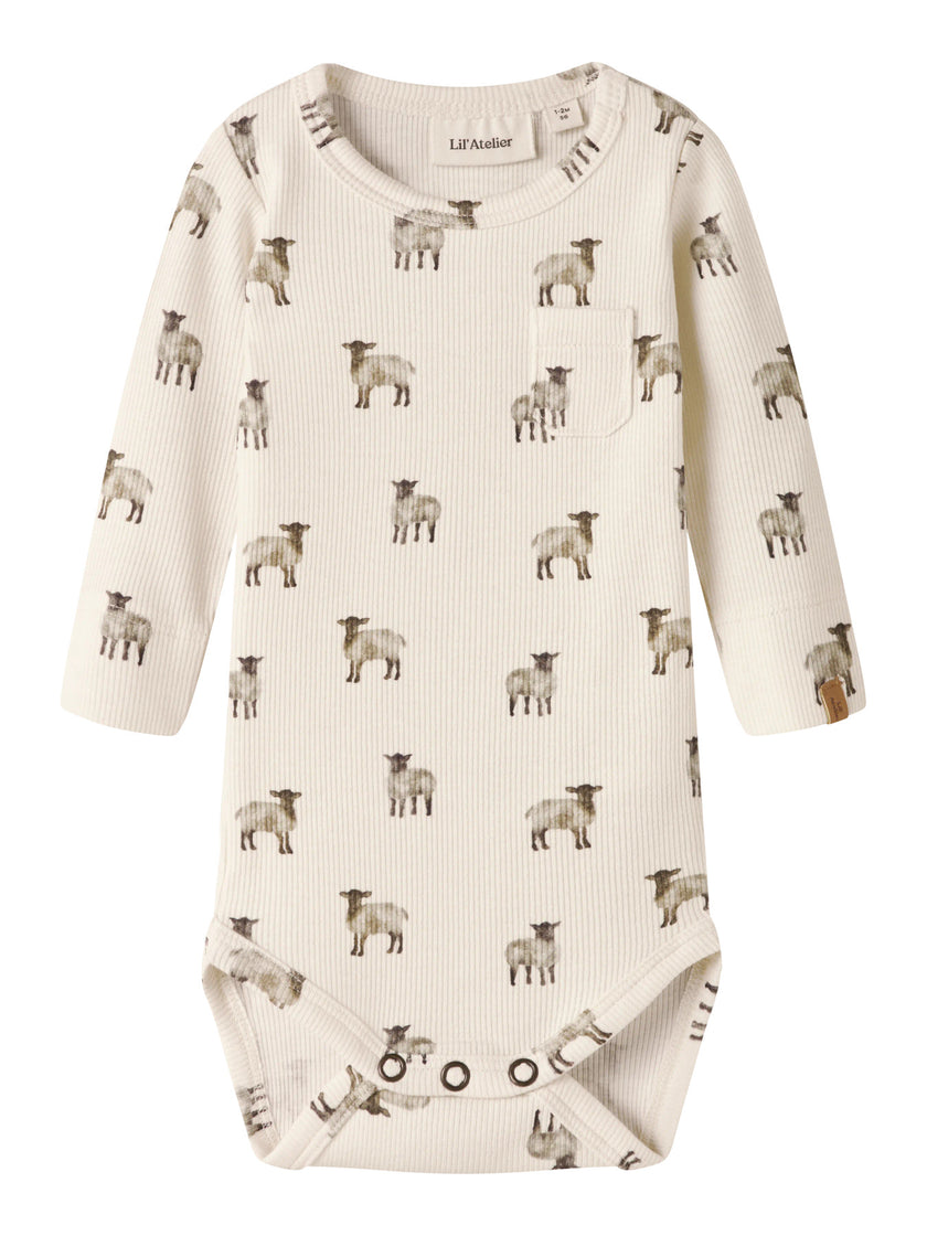 Mönstrad Body i Bomull & TENCEL™ Lyocell - Turtledove SHEEP - NBMGAVO EKO LS SLIM BODY LIL