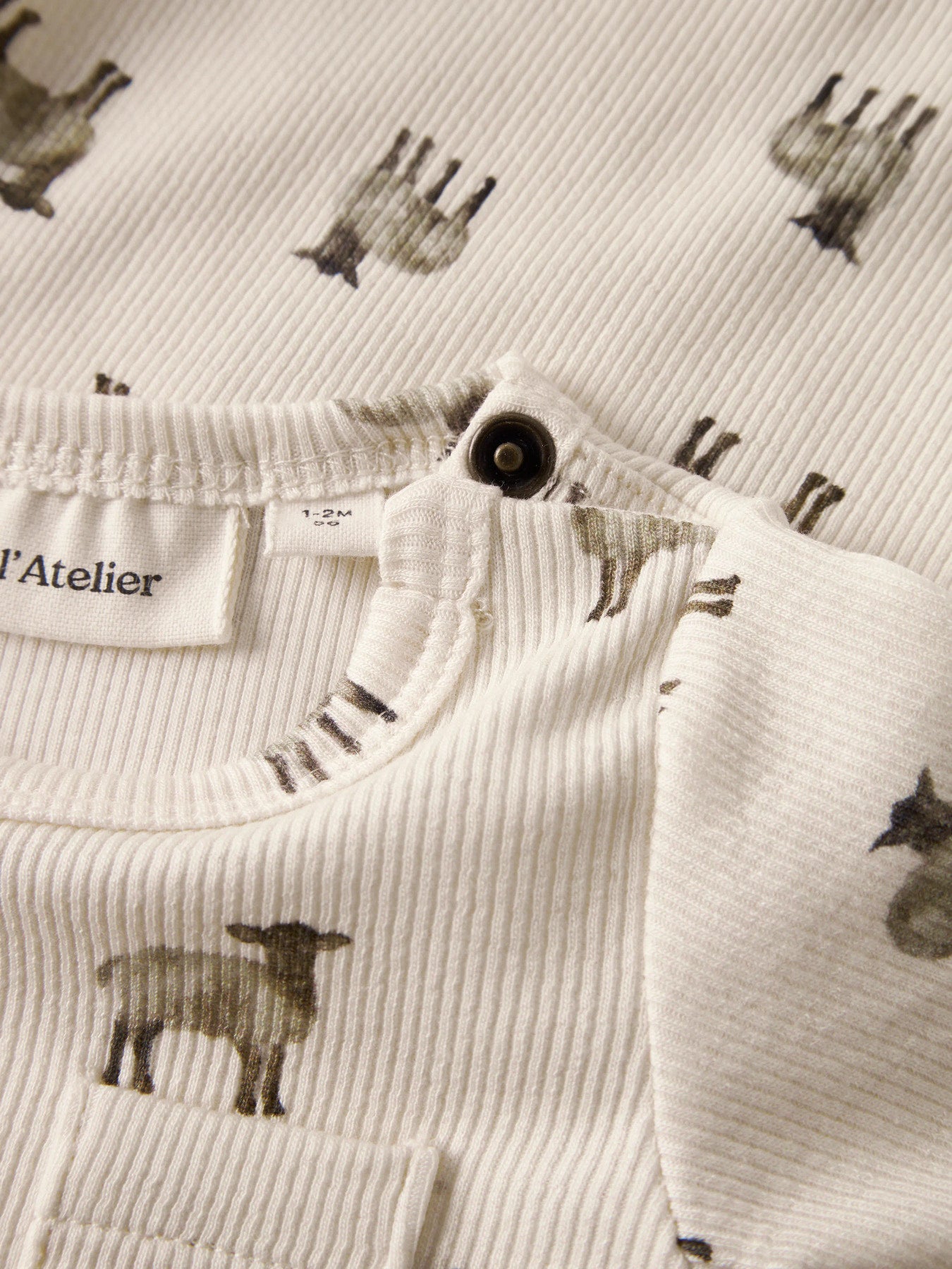 Mönstrad Body i Bomull & TENCEL™ Lyocell - Turtledove SHEEP - NBMGAVO EKO LS SLIM BODY LIL