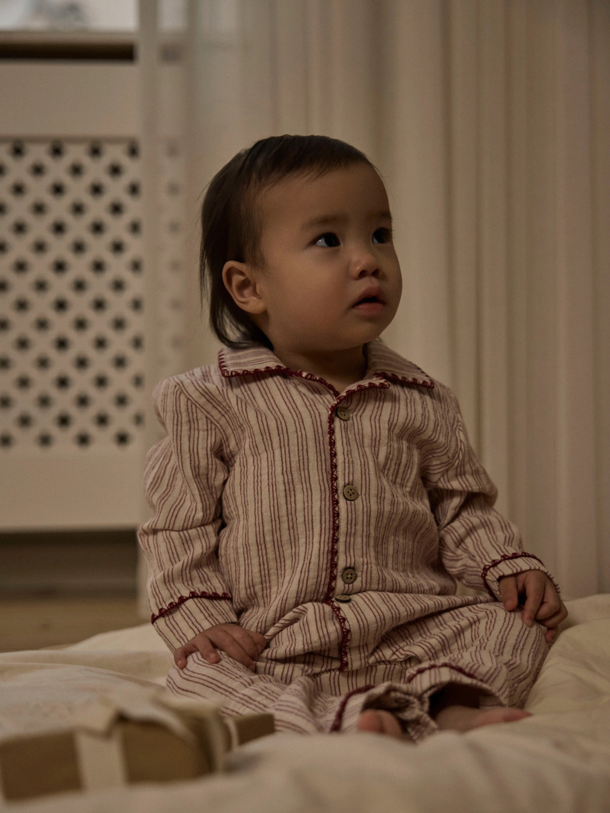 Pyjamasoverall i Ekologisk Bomull - Turtledove BIKING RED - NBNSAGE NUN LOOSE NIGHT SUIT LIL