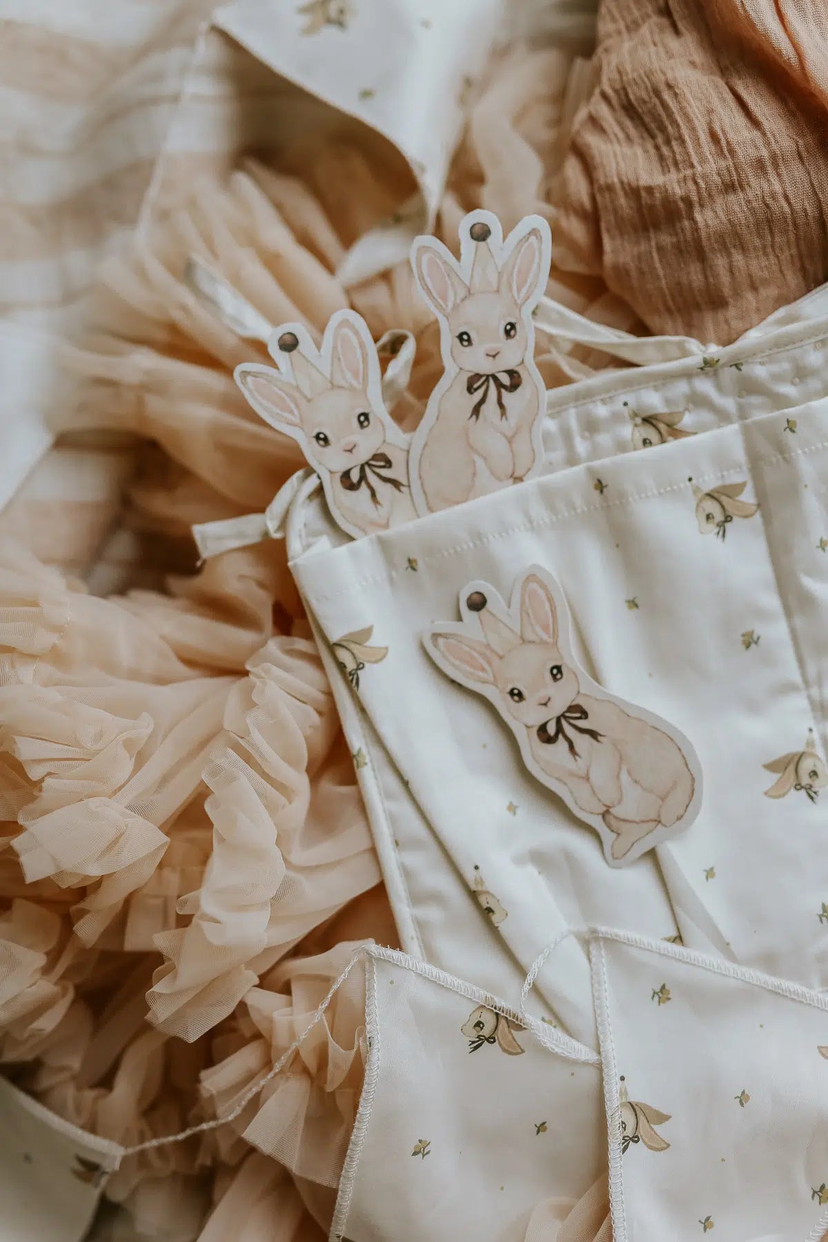 Mrs Mighetto PAPER FRIENDS- BUNNIES