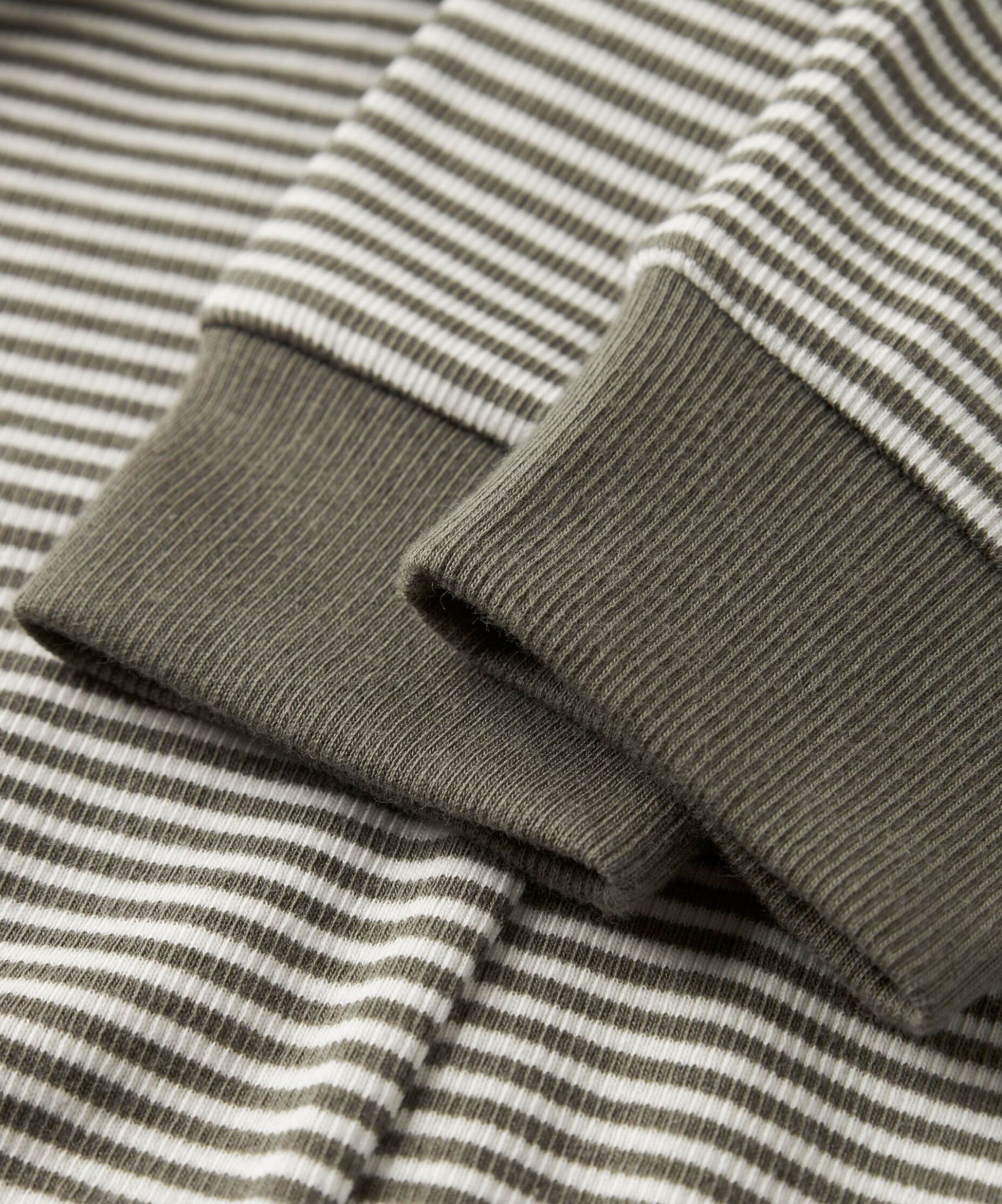 Dagdräkt / TRYCKTA SOVSET - NMNNIGHTSET STRIPE RIB NOOS