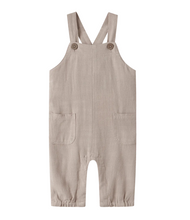 Hängselbyxa baby - NBMFREDDIE LOOSE OVERALL LIL - Feather Gray